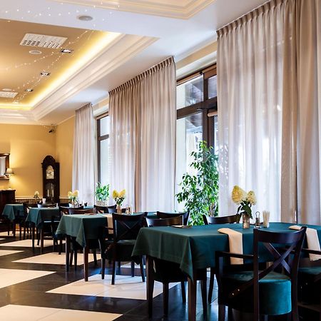 Hotel Kresowiak Сєм'ятиче Екстер'єр фото