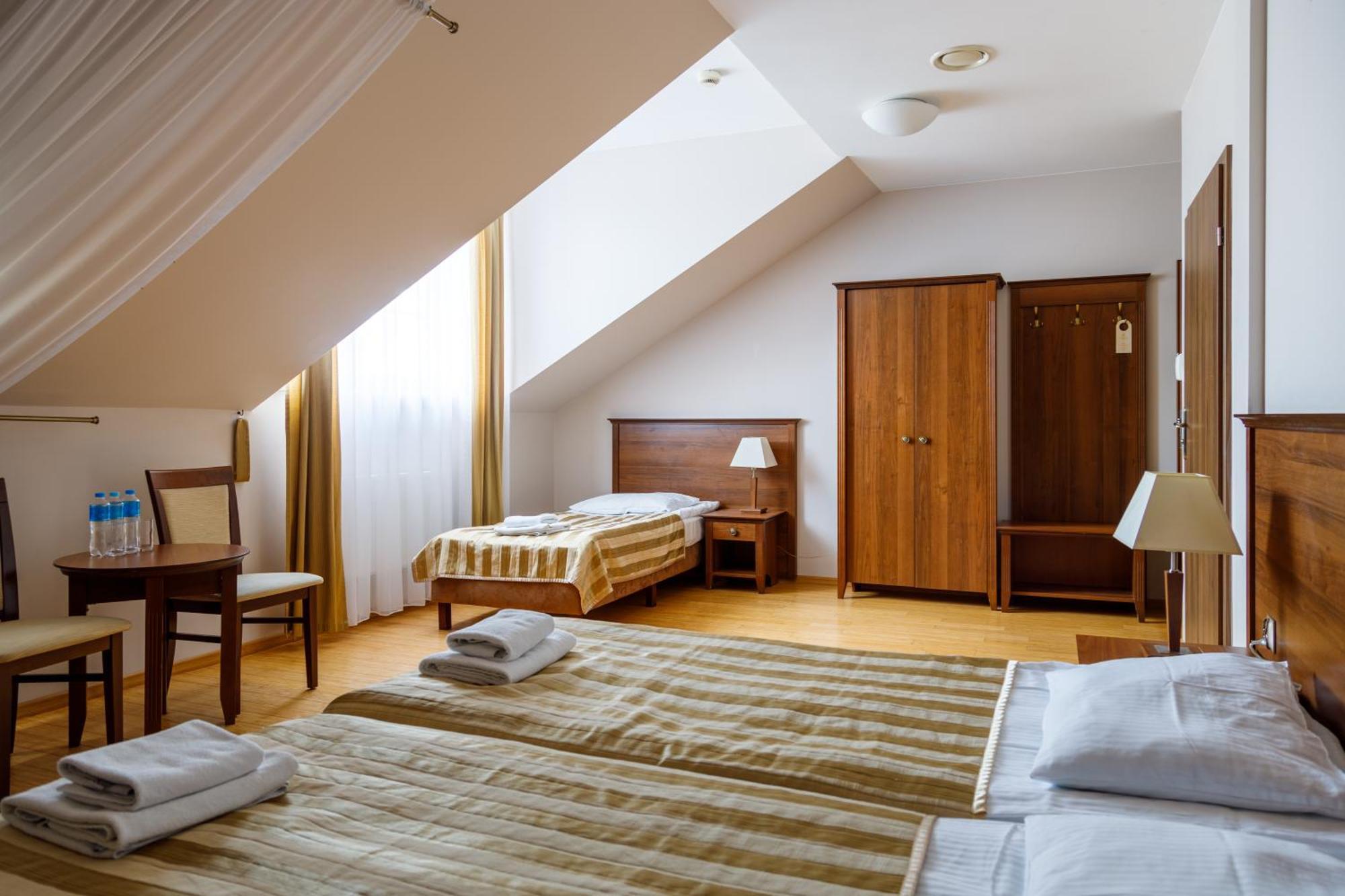 Hotel Kresowiak Сєм'ятиче Екстер'єр фото