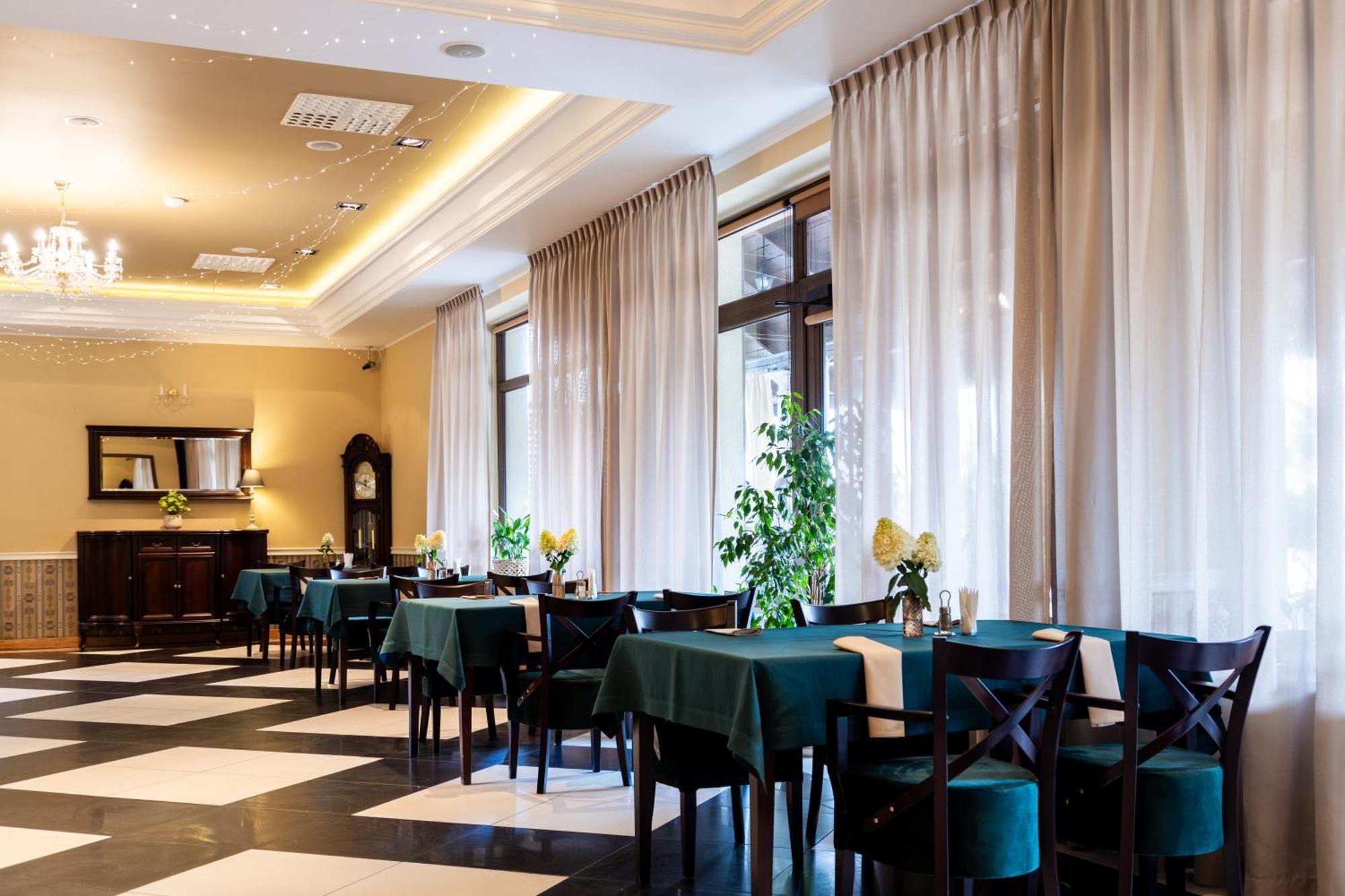 Hotel Kresowiak Сєм'ятиче Екстер'єр фото