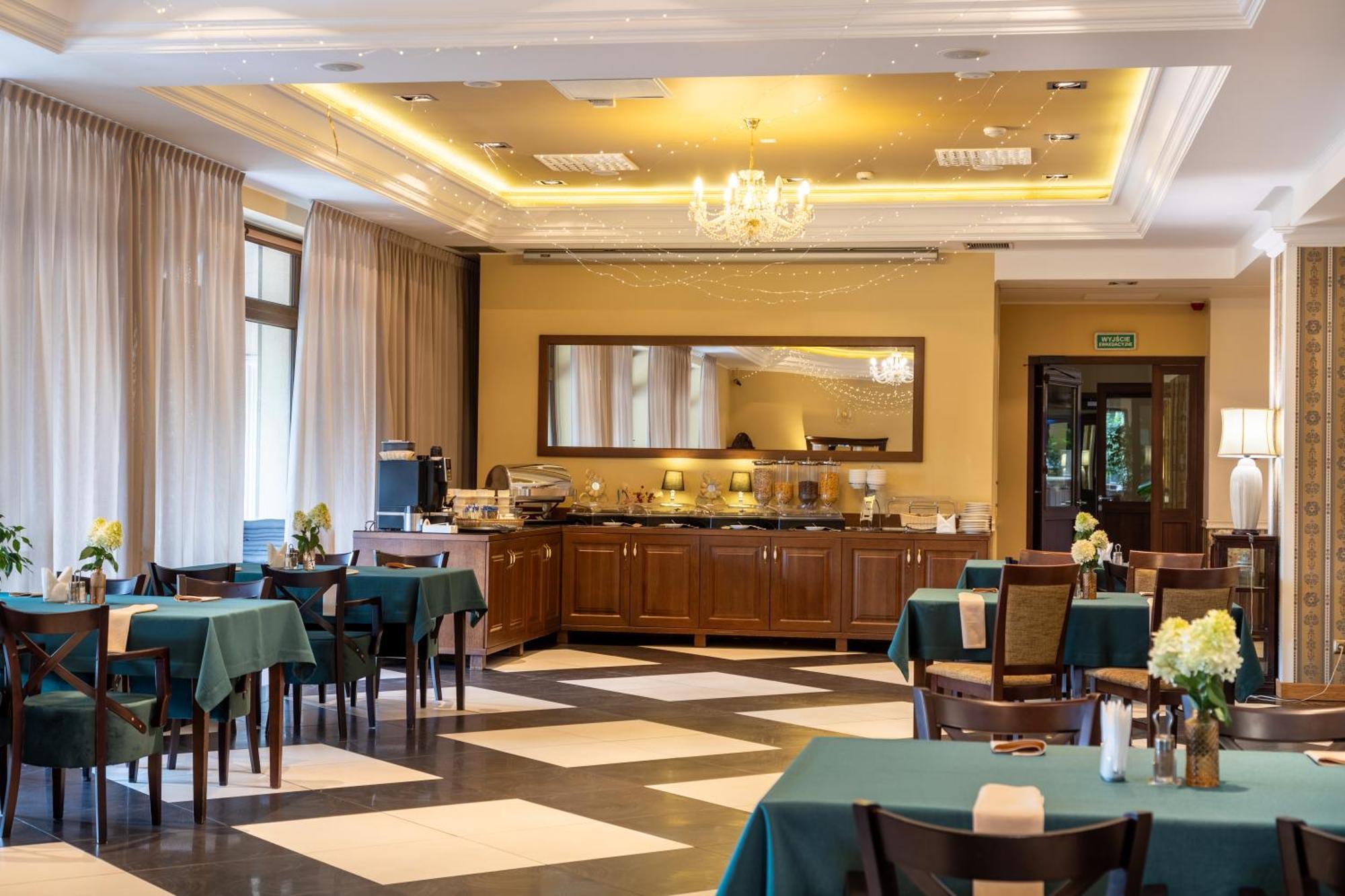 Hotel Kresowiak Сєм'ятиче Екстер'єр фото